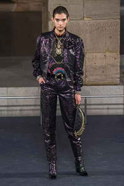 Look 34